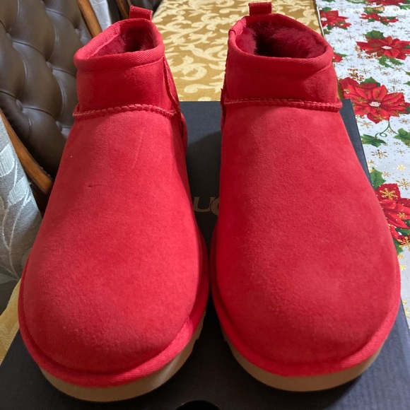 UGG Treadlite Ankle Boot - Picture 4 of 4